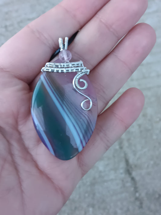 Dragon Vein Agate w/ Fluorite Bead Pendant