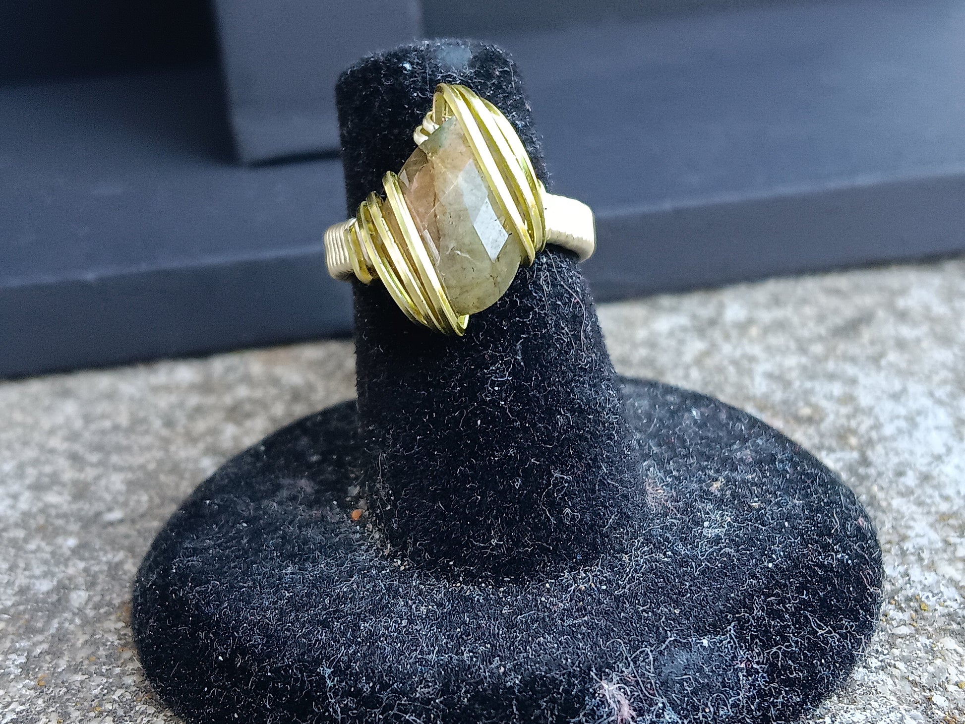 Greek Goddes, Labradorite Champaign Gold Wire Ring size 4.5