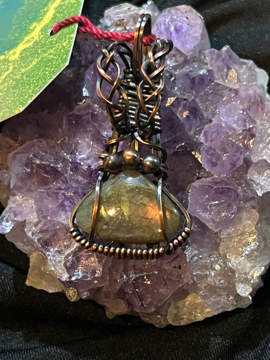 Small Labradorite and Copper Wire Pendant