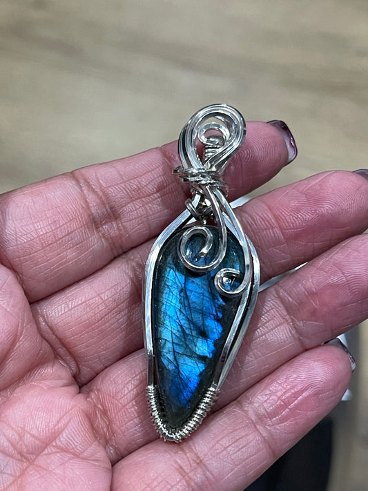 Flashy Blue Labradorite Pendant