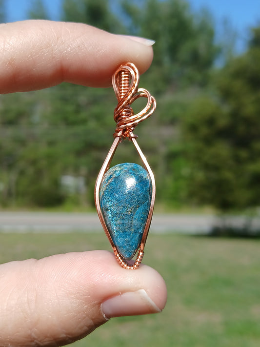 Apatite Copper Wire Pendant